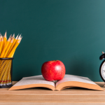 Gustavo Morceli analisa como a complexidade do tempo escolar em territórios atravessados por riscos climáticos exige novos modelos de planejamento educacional.