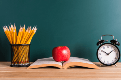 Gustavo Morceli analisa como a complexidade do tempo escolar em territórios atravessados por riscos climáticos exige novos modelos de planejamento educacional.